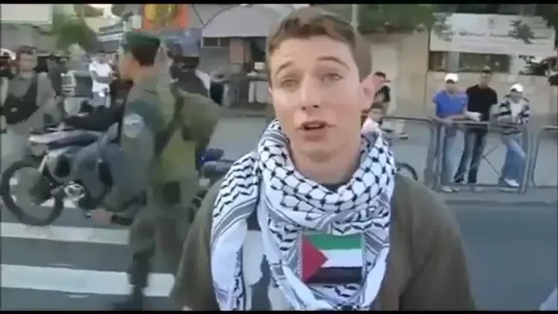 YouTube_Aug 12 2012_Jewish boy is against Israel and is arrested in Jerusalem.mp4_#37